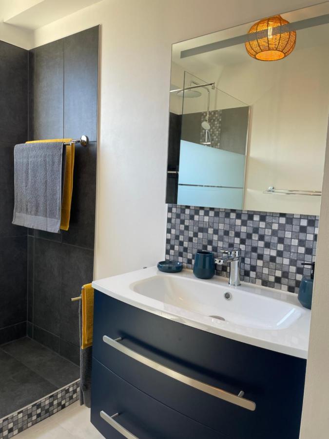Appartement Lumineux Renove A Neuf Saint Pierre Buitenkant foto